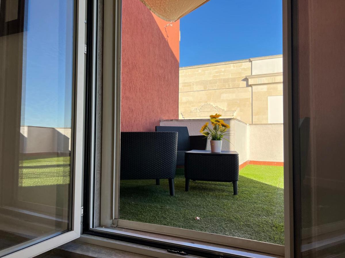 Loft Con Terrazzo A Livello Stazione Apartment Lecce Luaran gambar